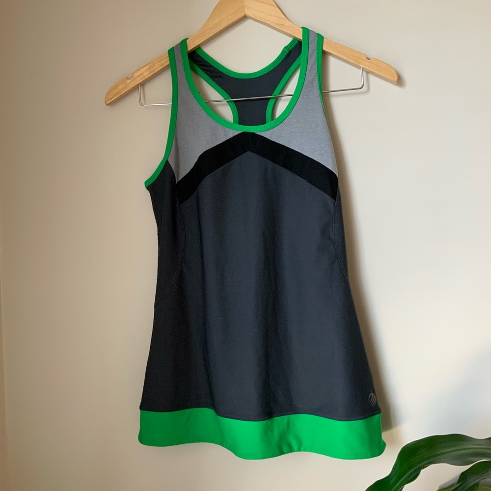 🍄 2/12$ MPG - Like new - Racerback sport top